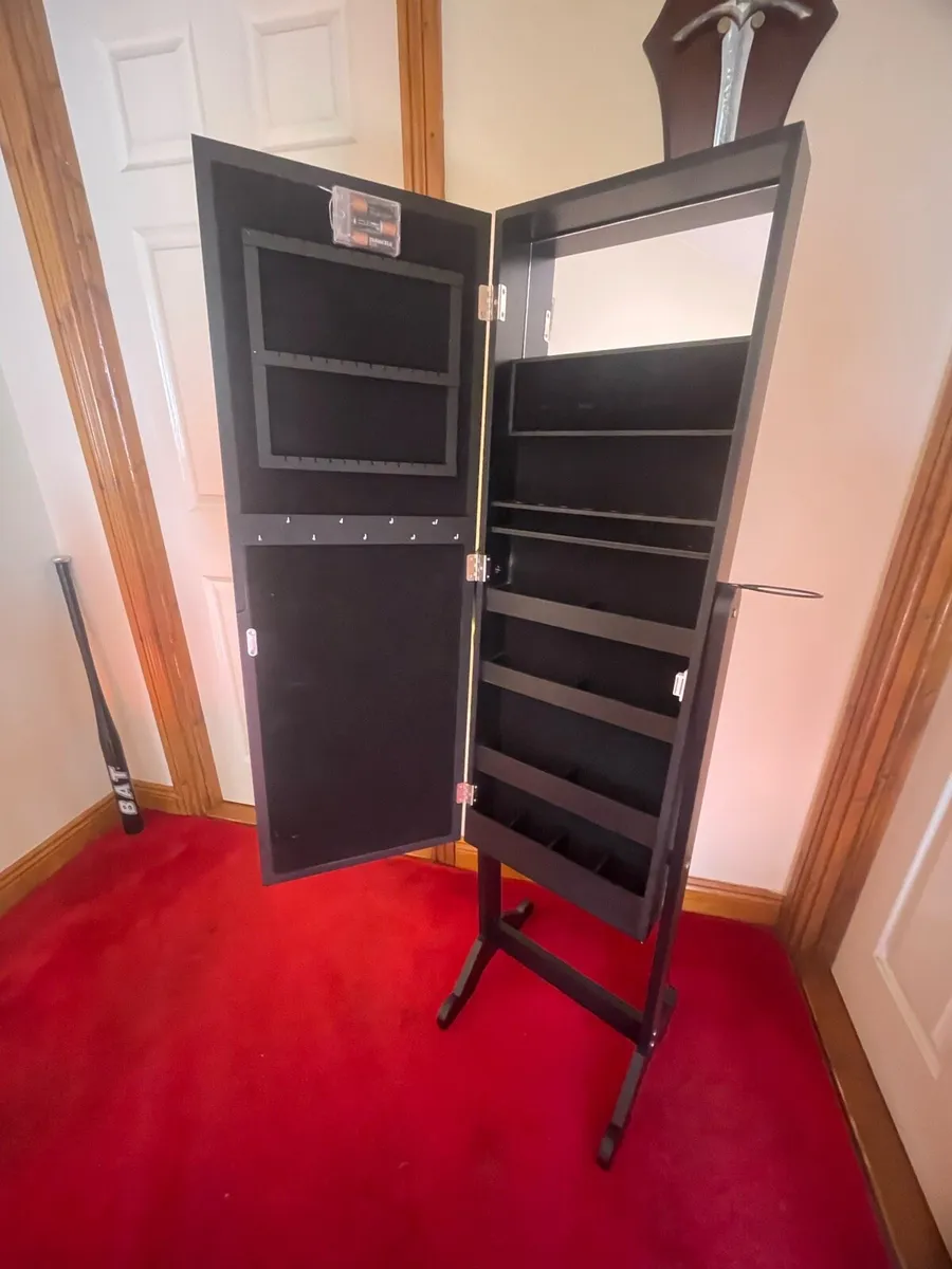 Standing Mirror with LED - Image 4