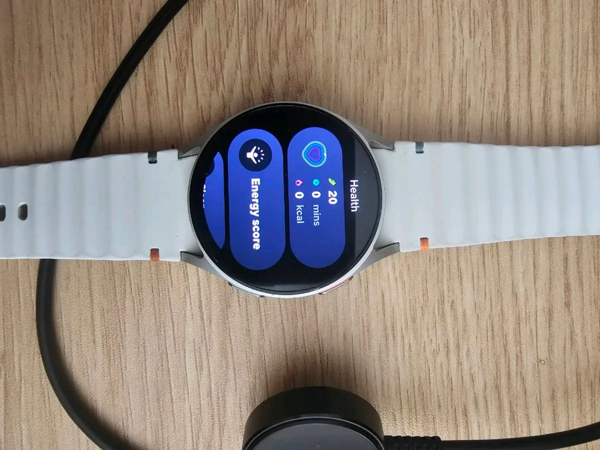Samsung Galaxy 7 Watch, white strap 40 mm - Image 4