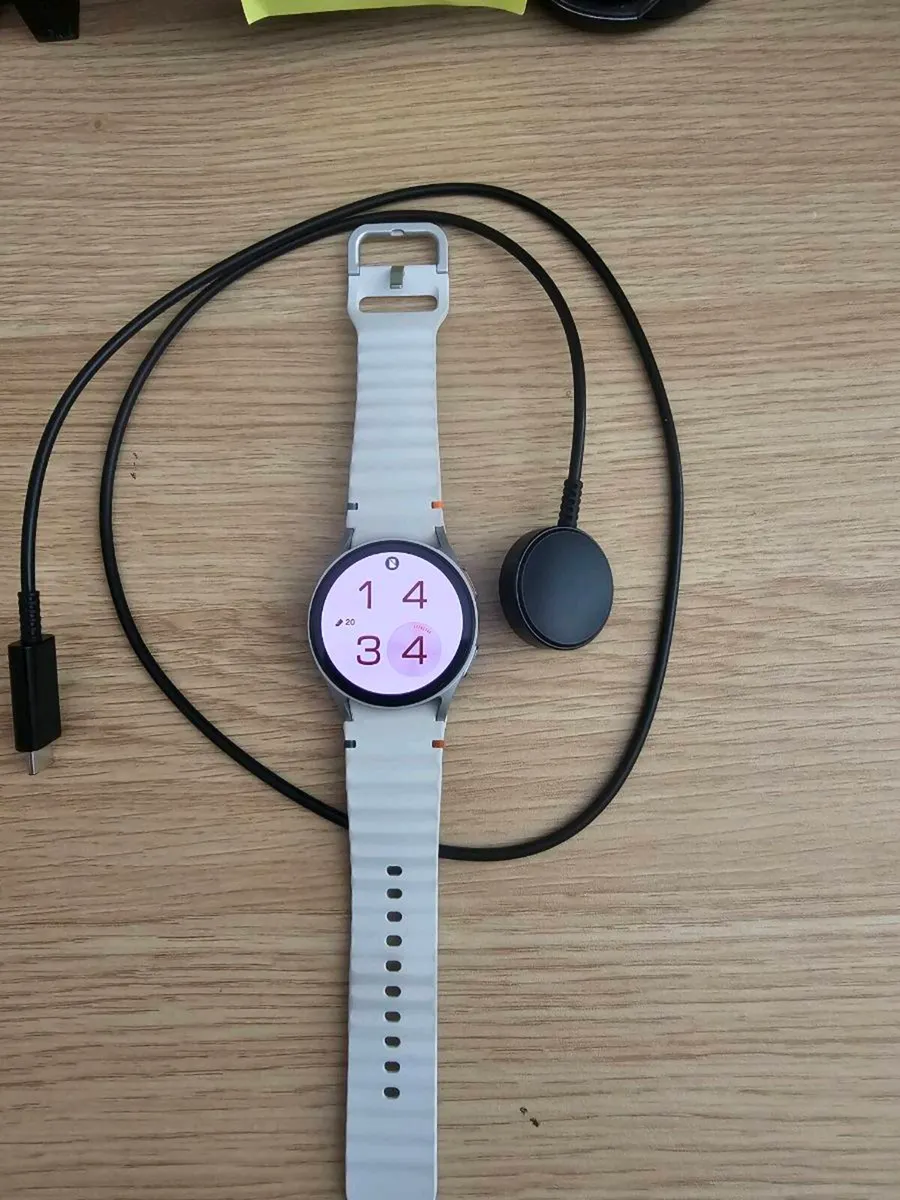 Samsung Galaxy 7 Watch, white strap 40 mm - Image 2