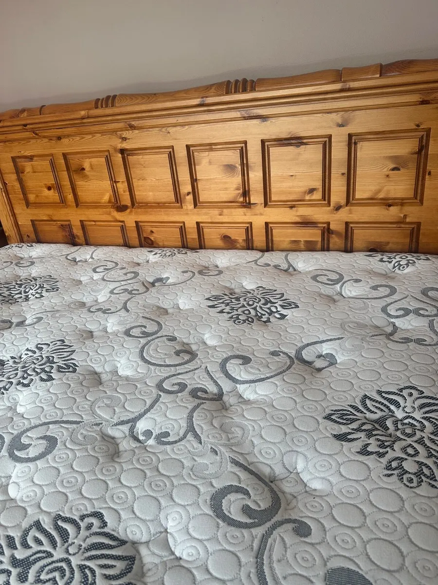 Bed - Image 1