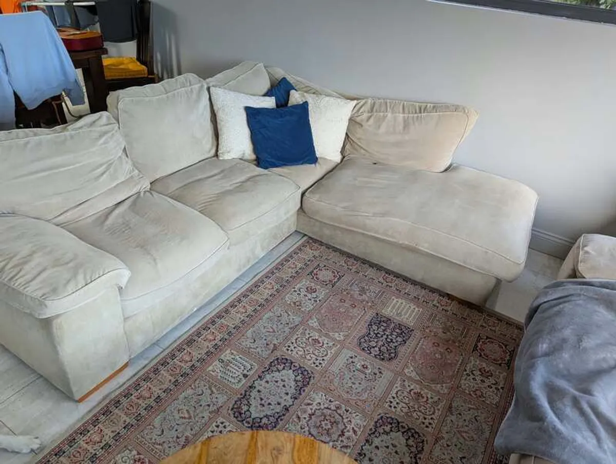 L Shaped Couch and sofa bed - Image 4