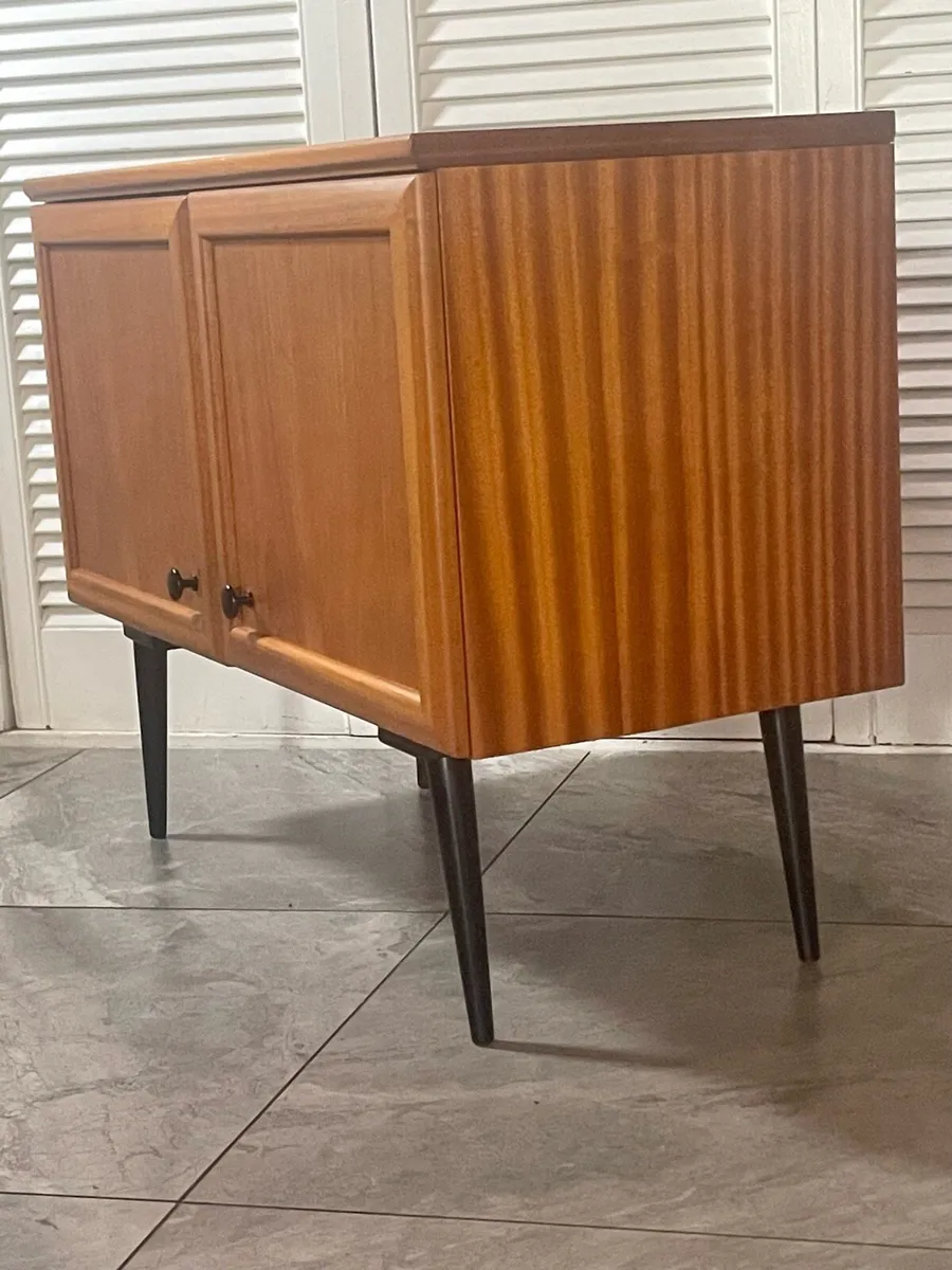 Mid century media chest - Image 1