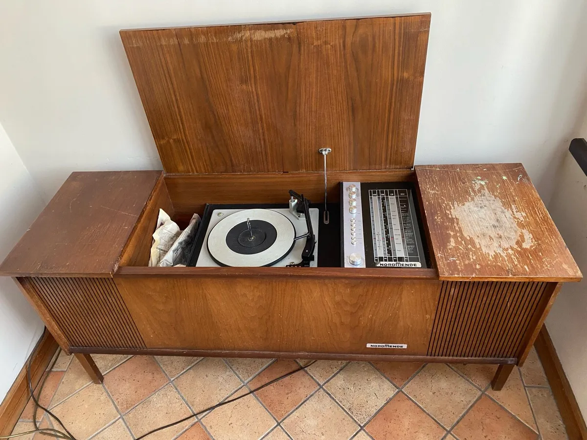 Vintage Nordmende Radiogram record player - Image 2
