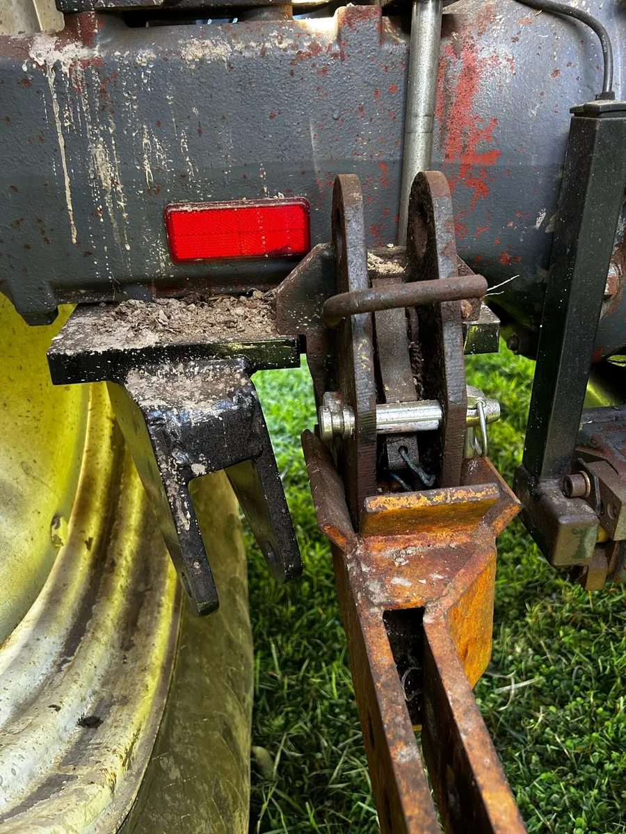 Weights 60 series new holland and weight carrier - Image 2