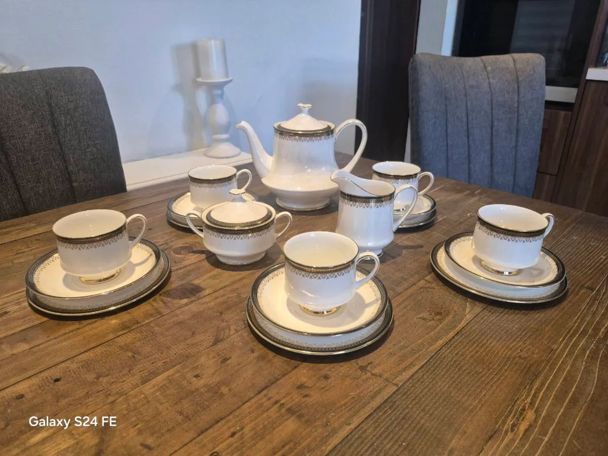 VINTAGE/ROYAL ALBERT "CLARENCE" CHINA TEA SET - Image 2