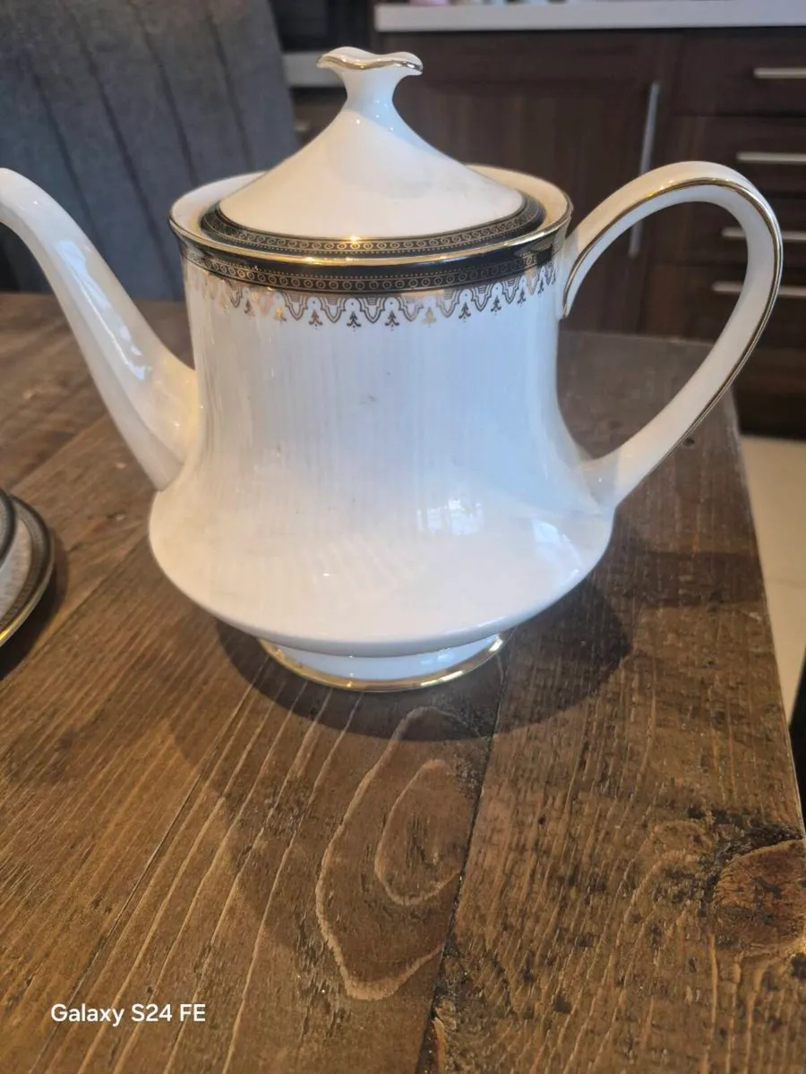 VINTAGE/ROYAL ALBERT "CLARENCE" CHINA TEA SET - Image 1