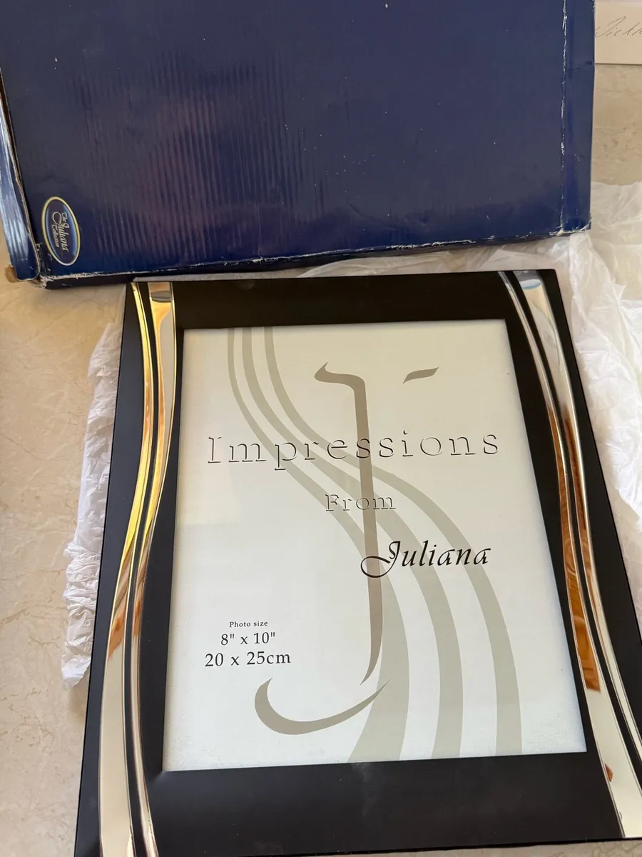 Picture frame - Image 1