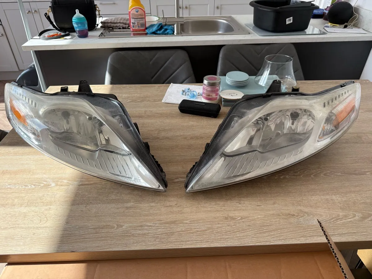 Ford Mondeo MK4 HeadLights - Image 1