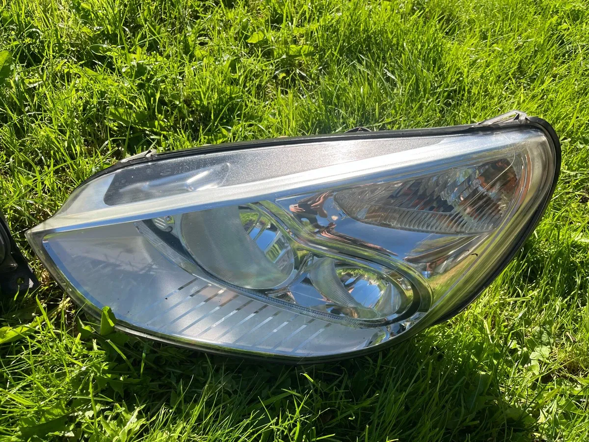 Ford smax headlights and tow bar - Image 3
