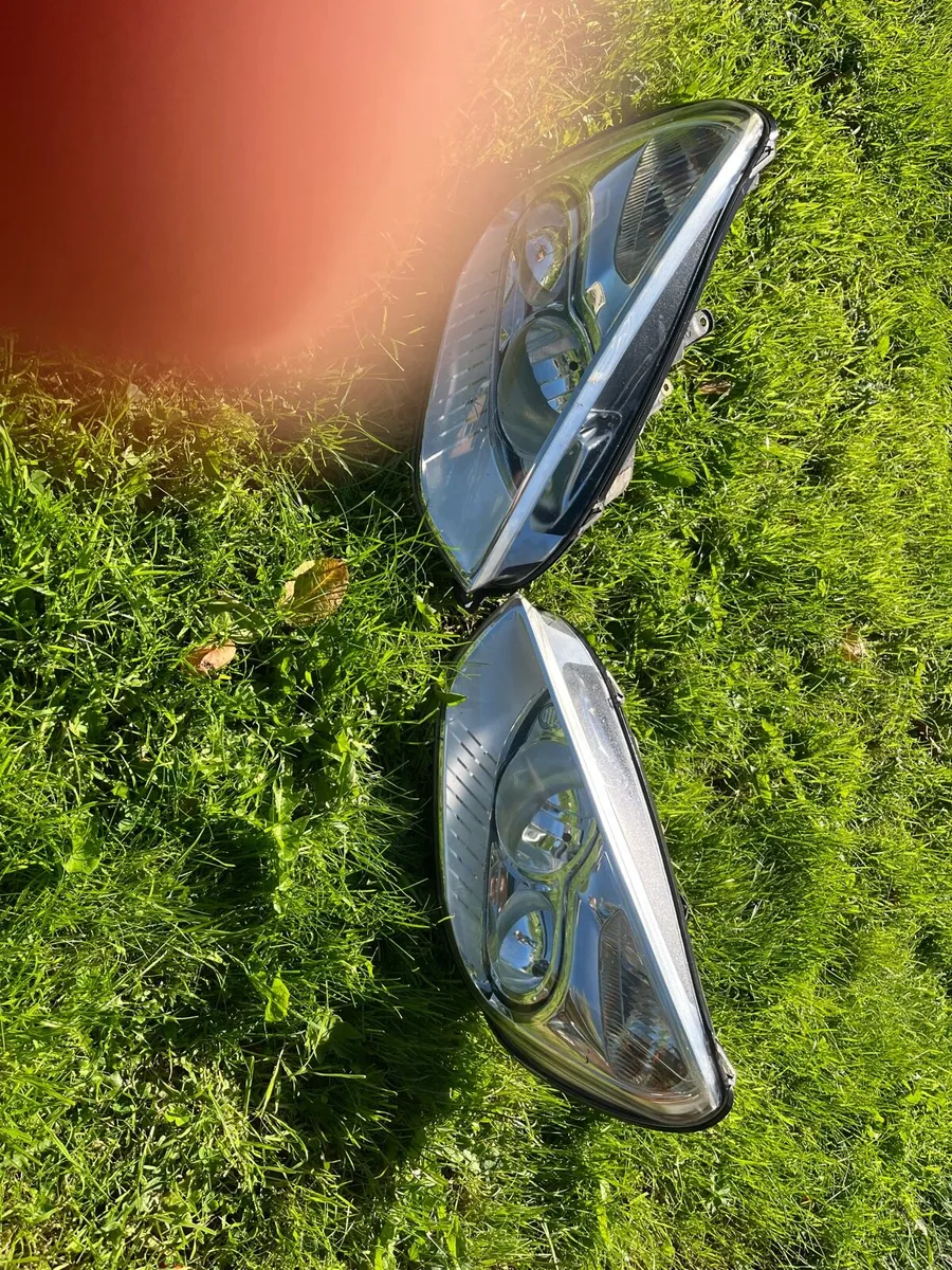 Ford smax headlights and tow bar - Image 4