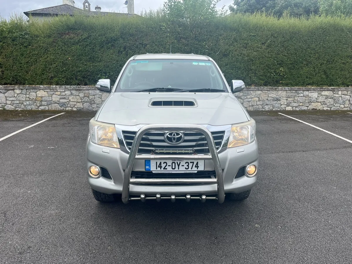142 Toyota Hilux 3.0 D4D - Image 2