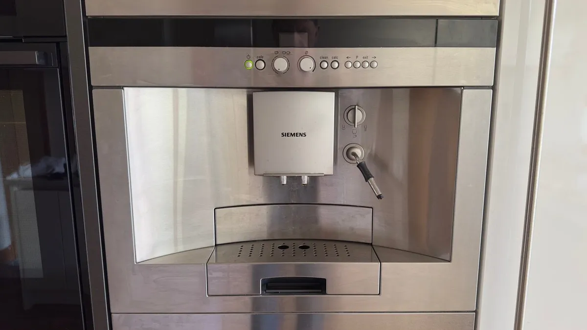 Coffee machine - Image 1