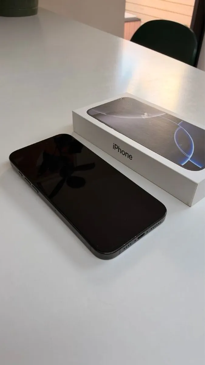 iPhone 16 Pro Max Black Titanium 256GB - Image 2