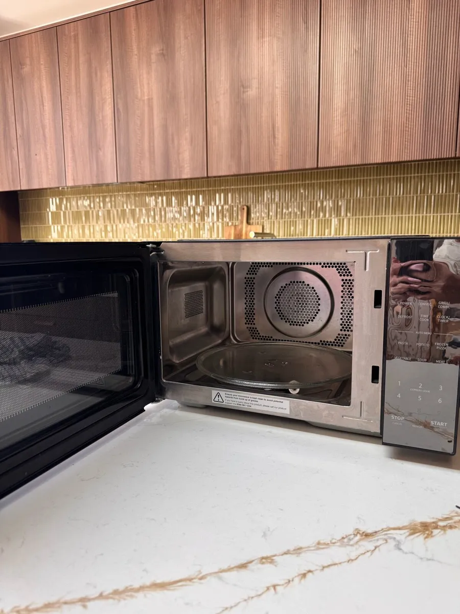 Kenwood Microwave - Image 2