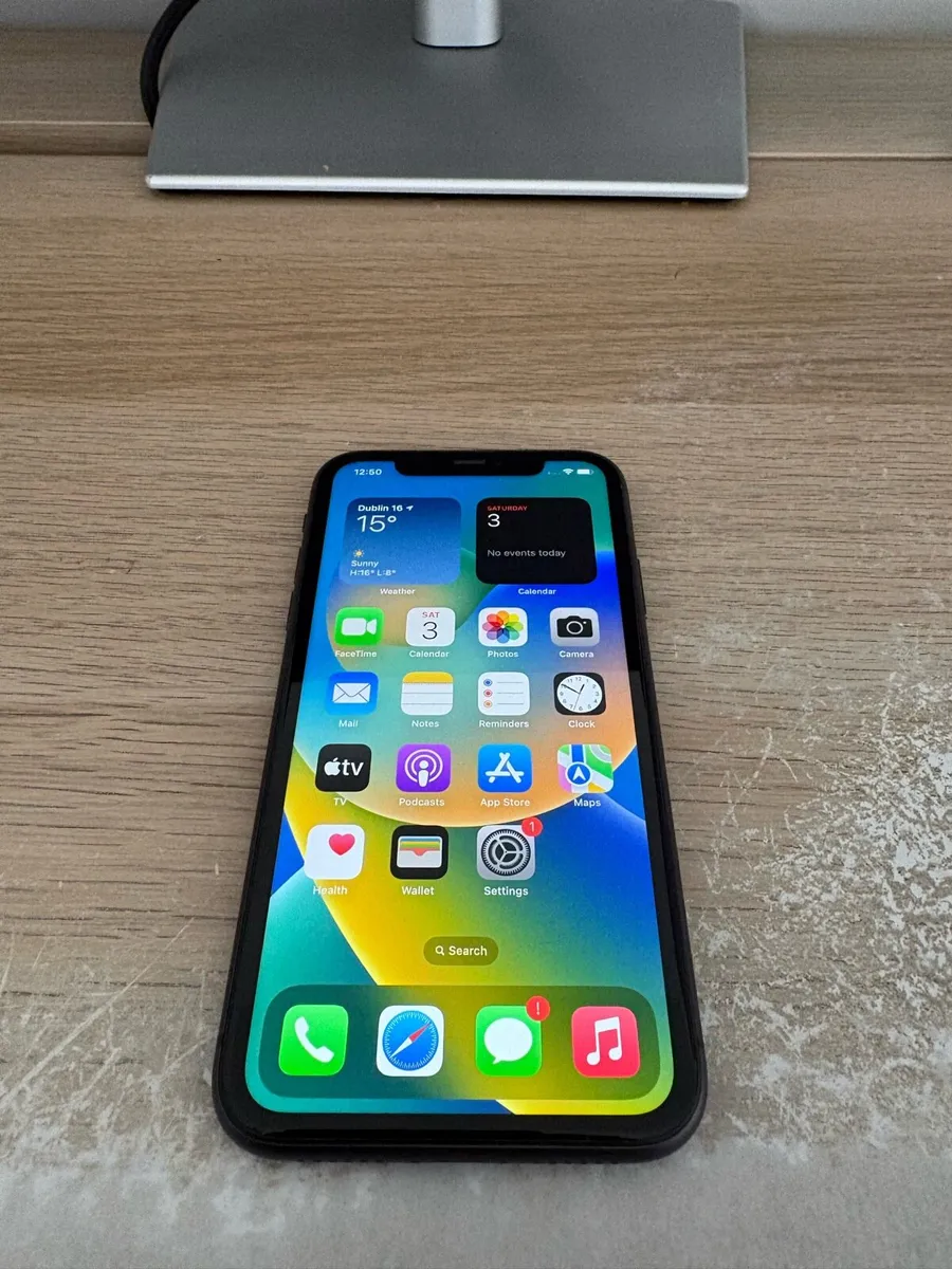 Unlocked iPhone 11 (128gb) - Image 1