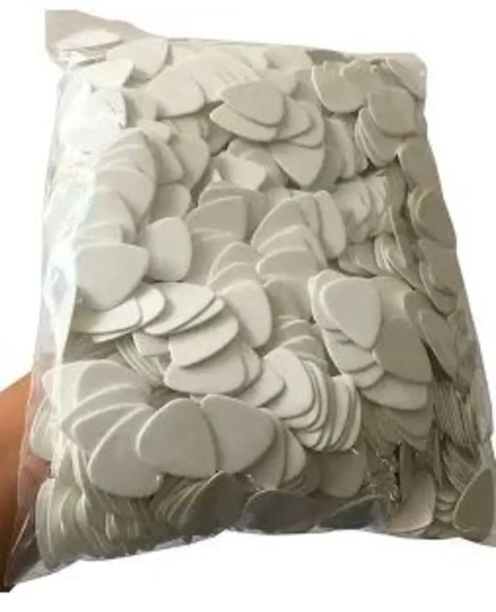 Bulk plectrum and guitar strings - Image 1
