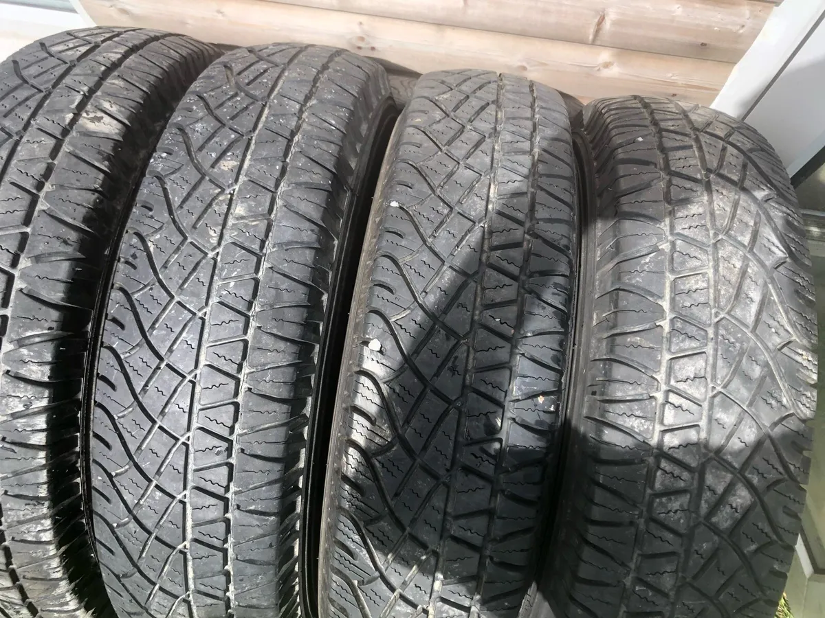 Jeep tyres and spare wheel - Image 2