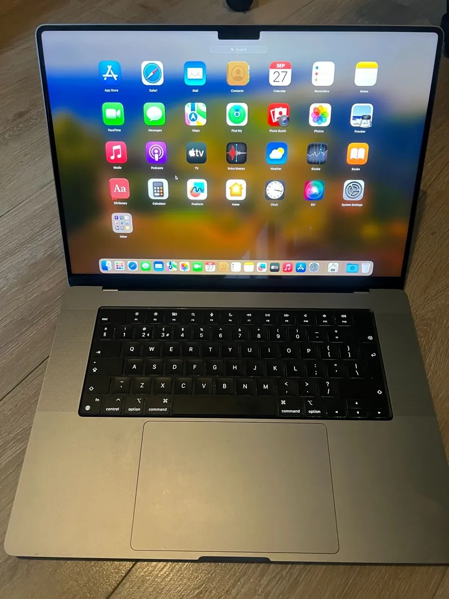 Apple Macbook M1 Pro - Image 1
