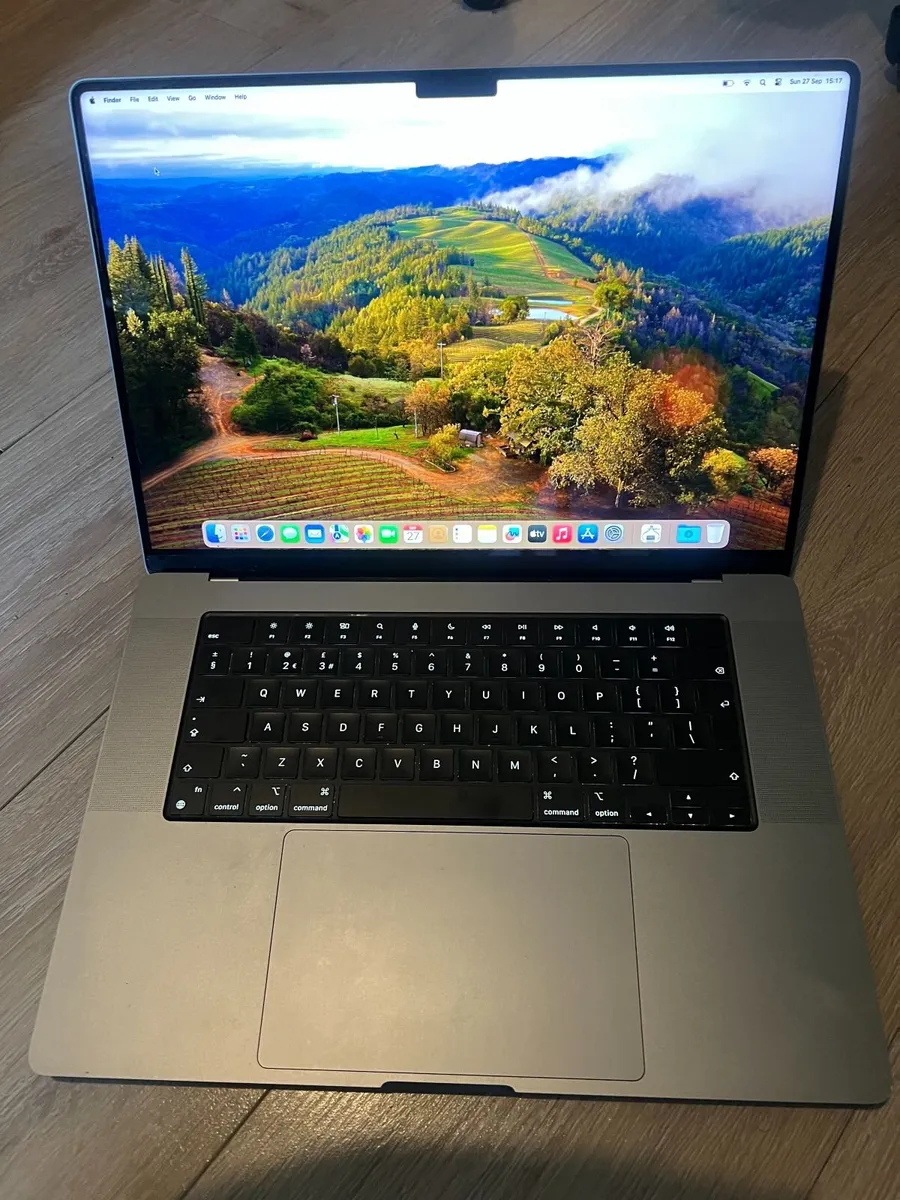 Apple Macbook M1 Pro - Image 2