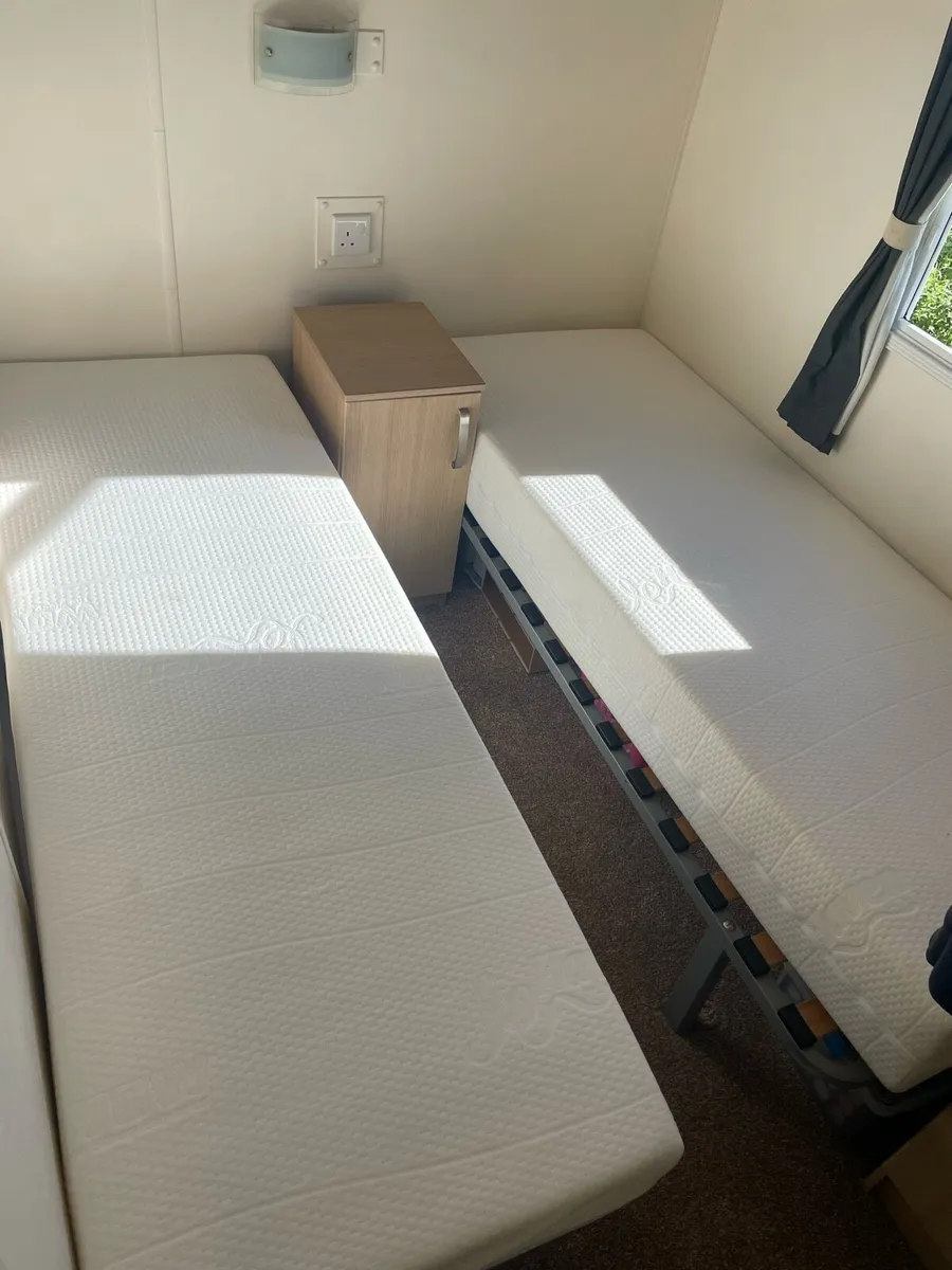 Mobile home twin mattresses - Image 1