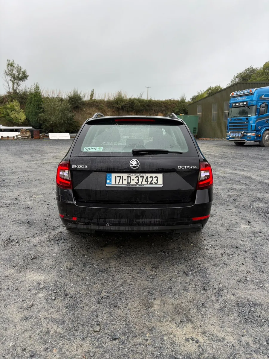 2017 Skoda - Image 4