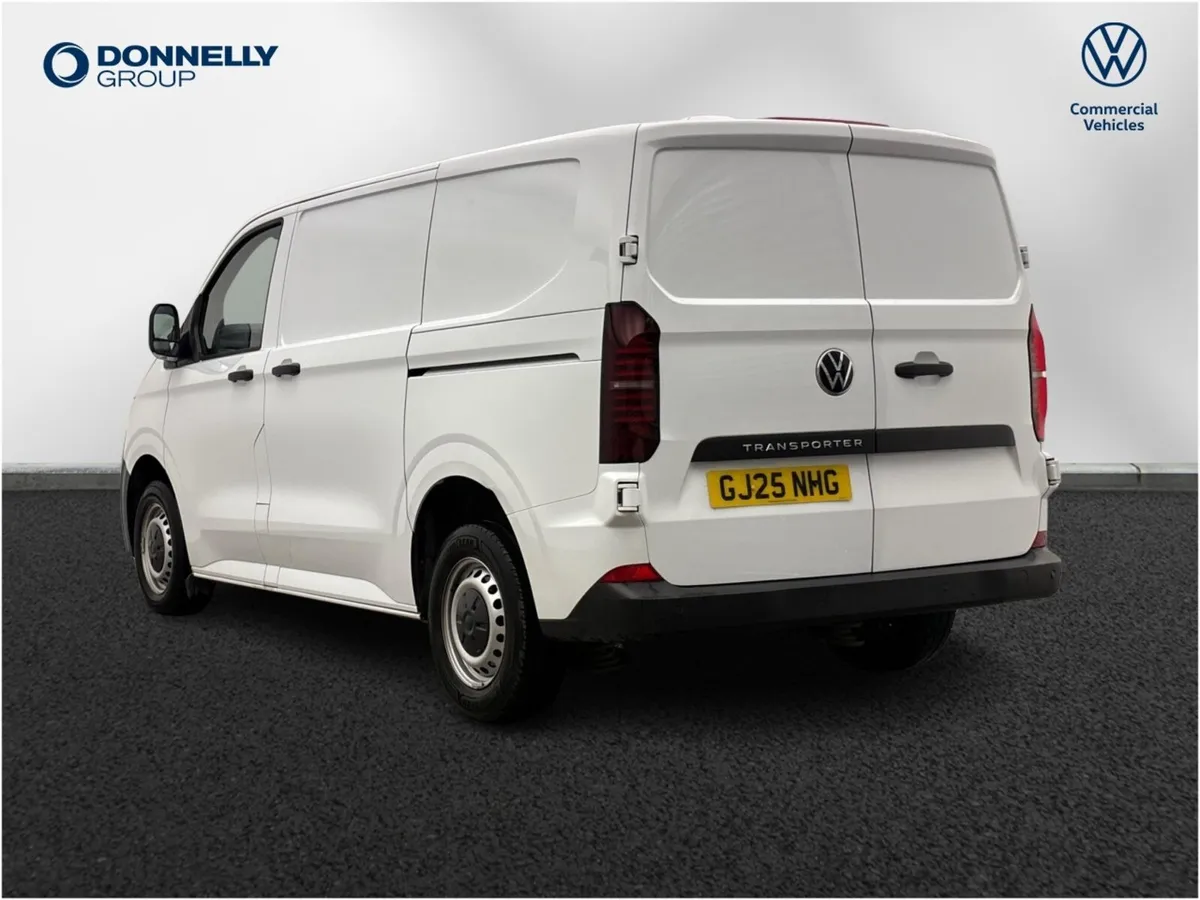 Volkswagen Transporter 2.0 TDI 110 Commerce Van [5 - Image 3