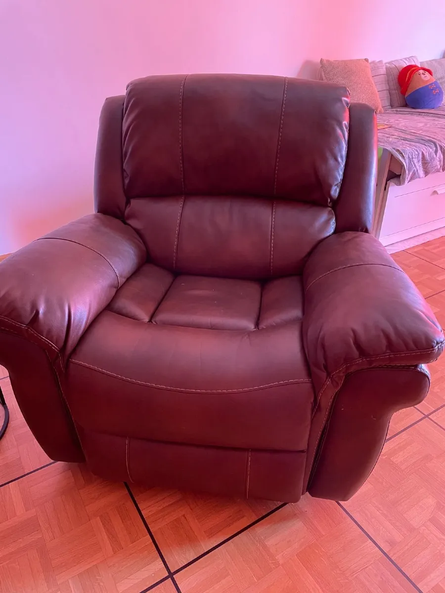 Brown leather recliners - excellent condition - Image 1