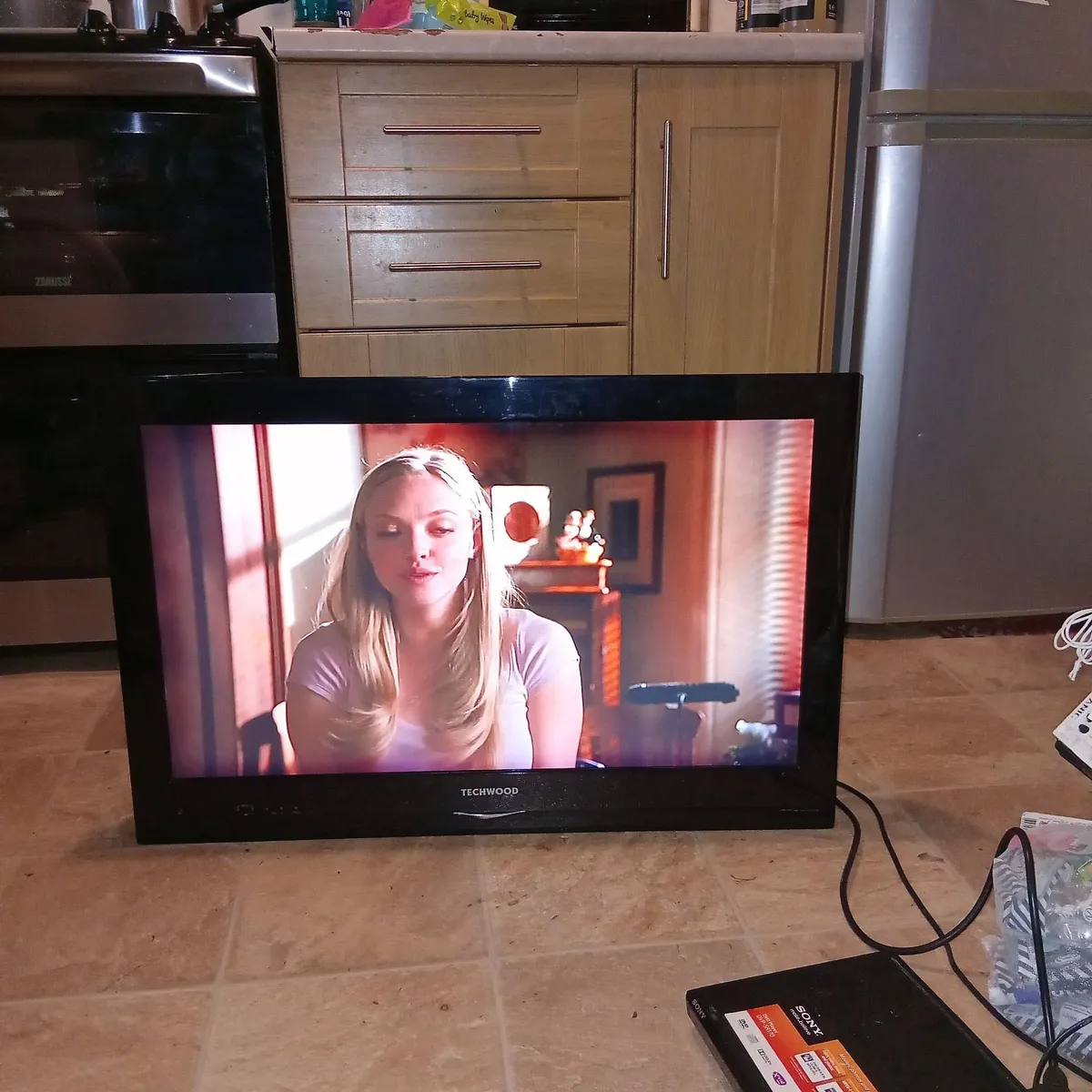 Tv techwood 36in - Image 1