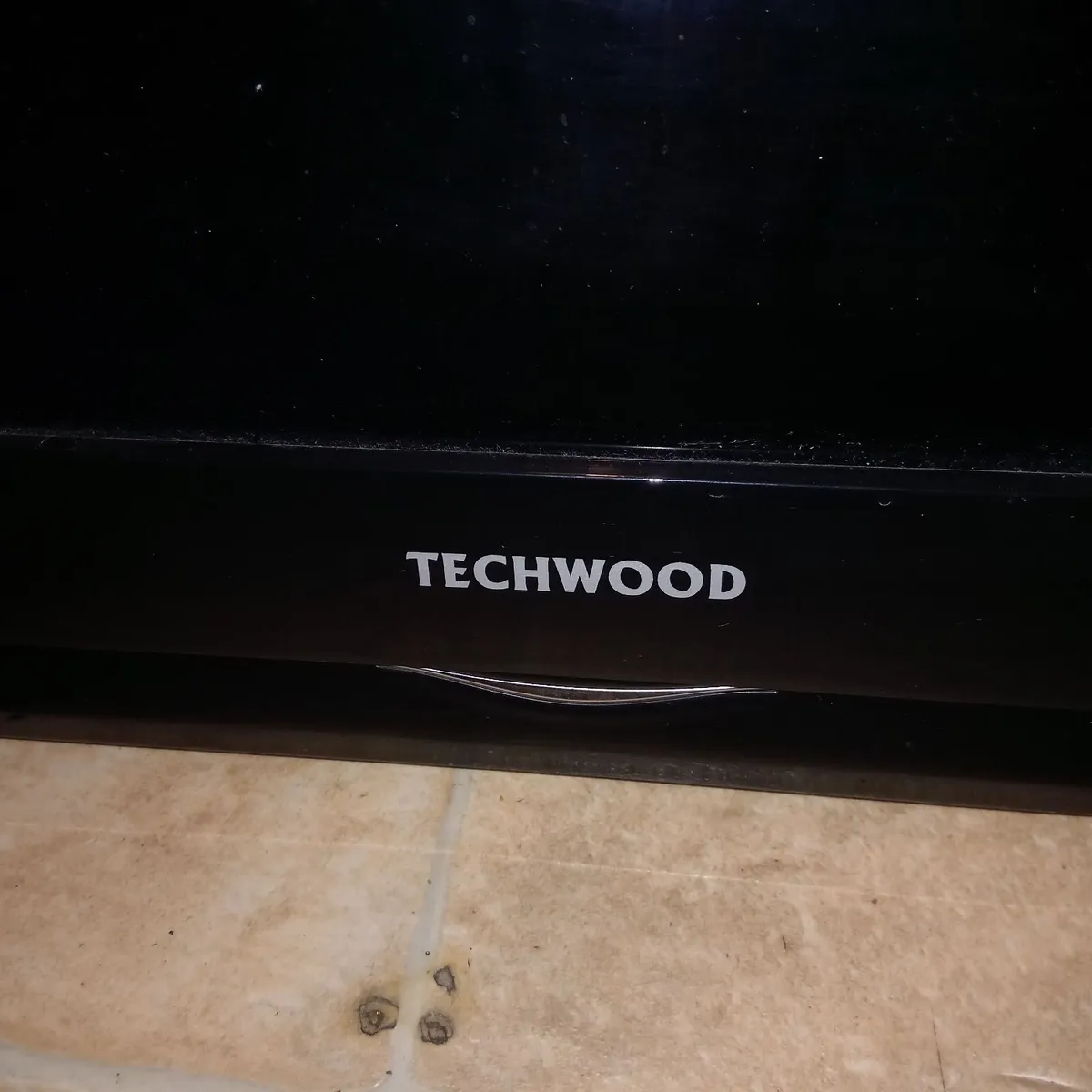 Tv techwood 36in - Image 2