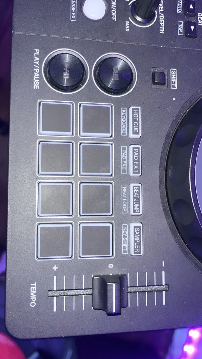 dj controller with speakers - Image 2