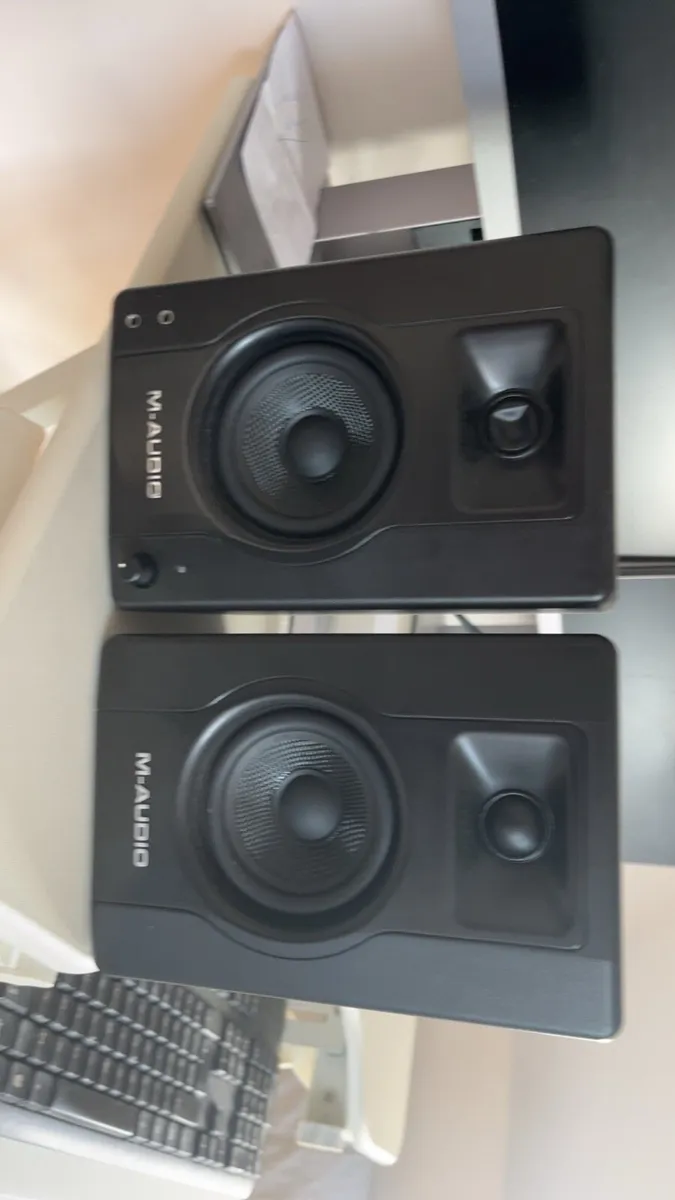 dj controller with speakers - Image 4