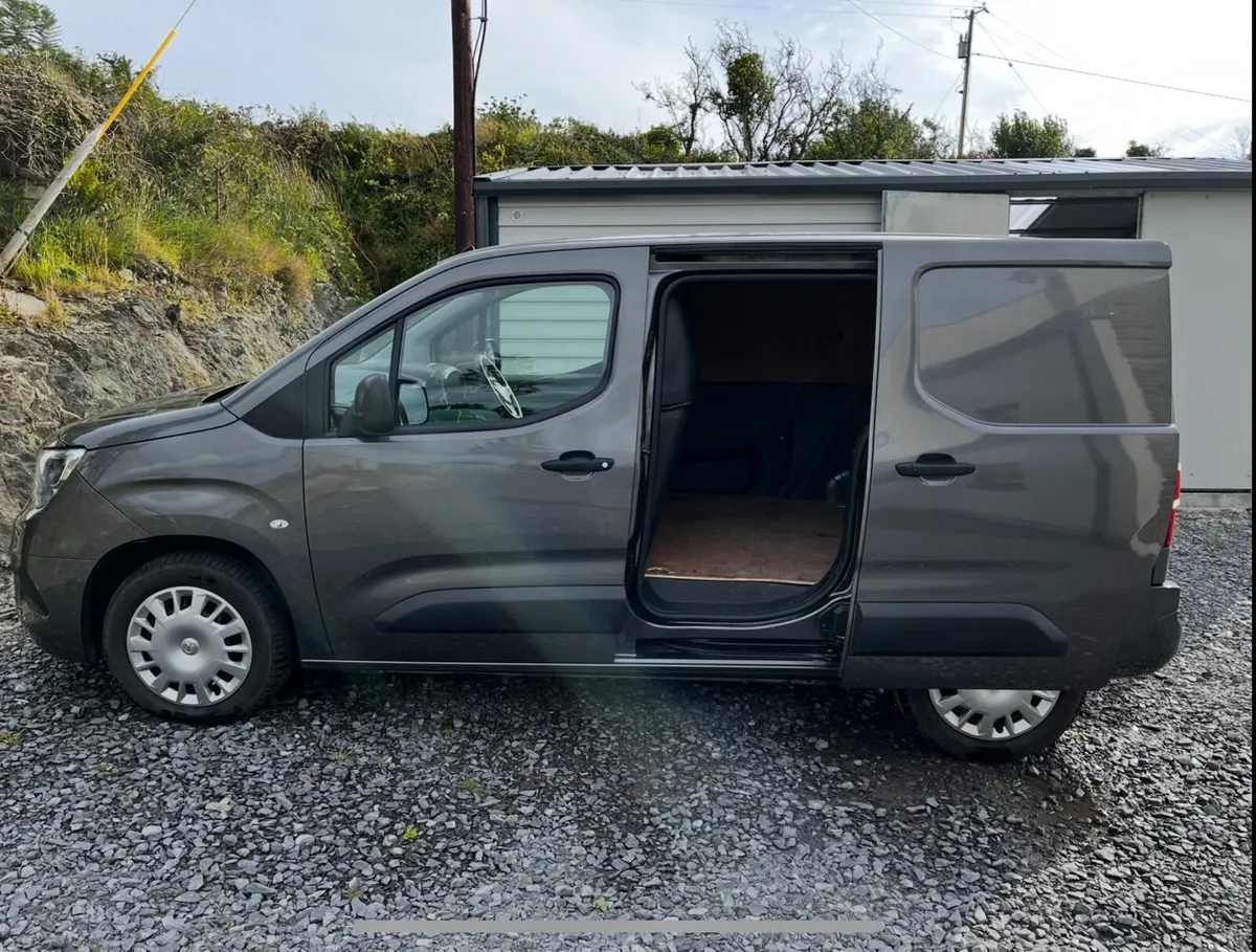 Vauxhall Combo 9750€ - Image 2