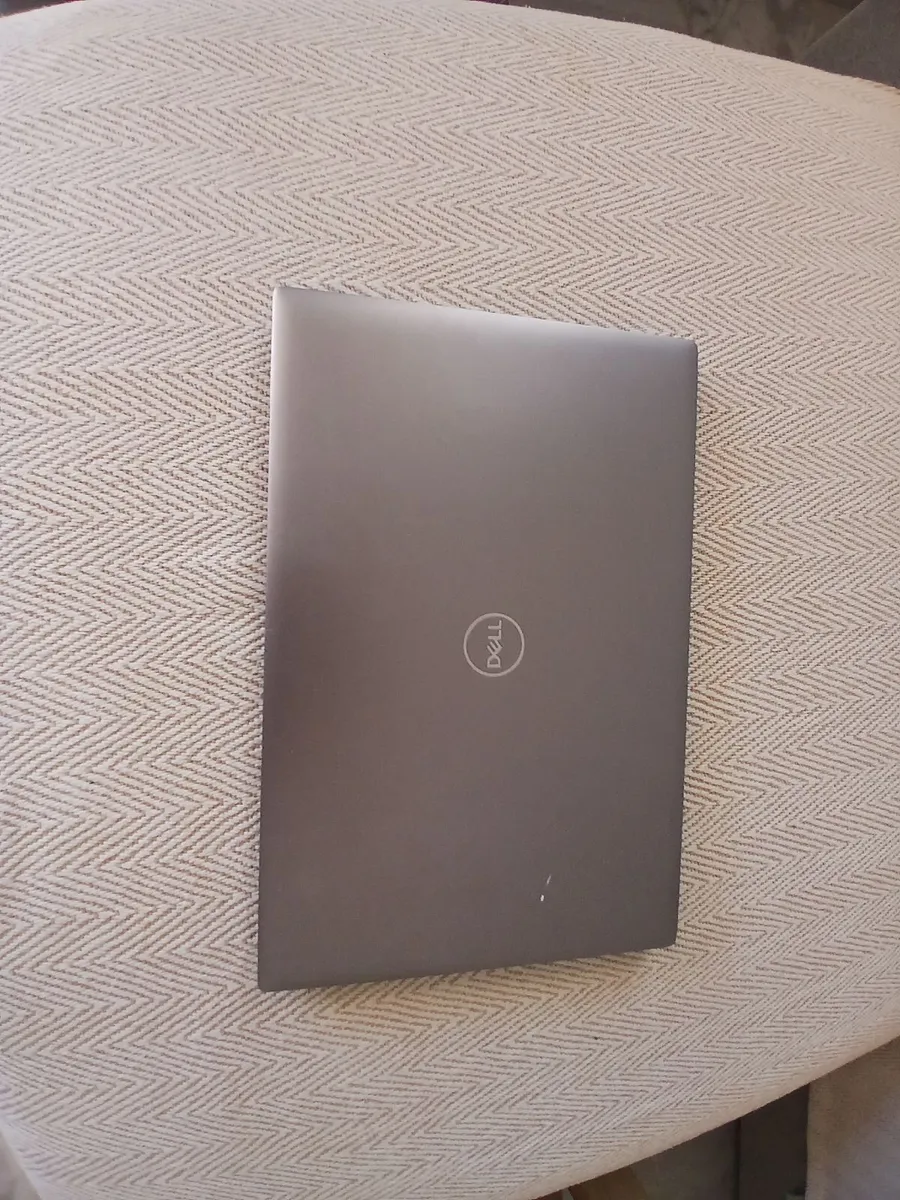 Dell Laptop - Image 4