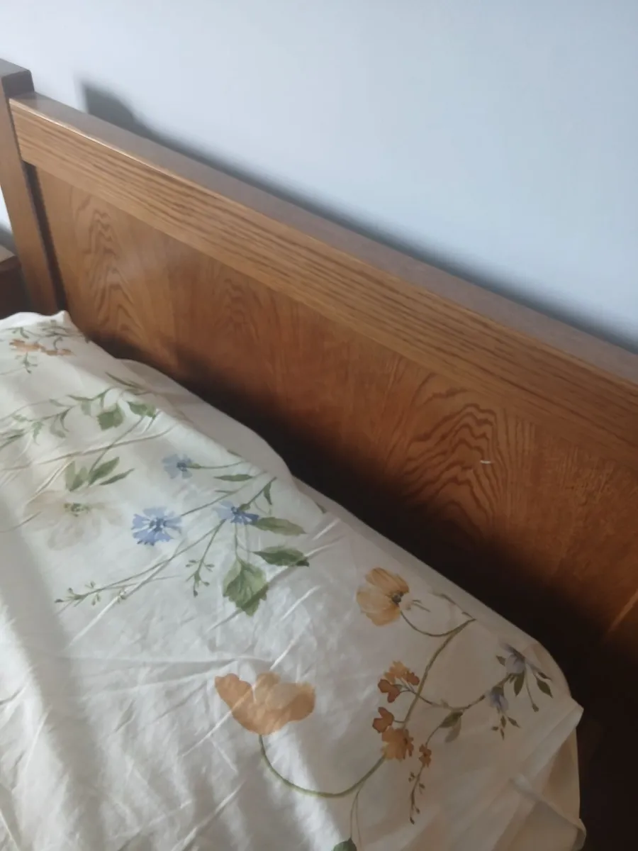 Single beds x 2 - Image 2