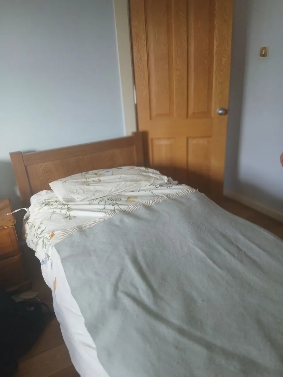 Single beds x 2 - Image 4