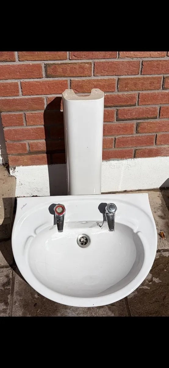 Bathroom ware - Image 2