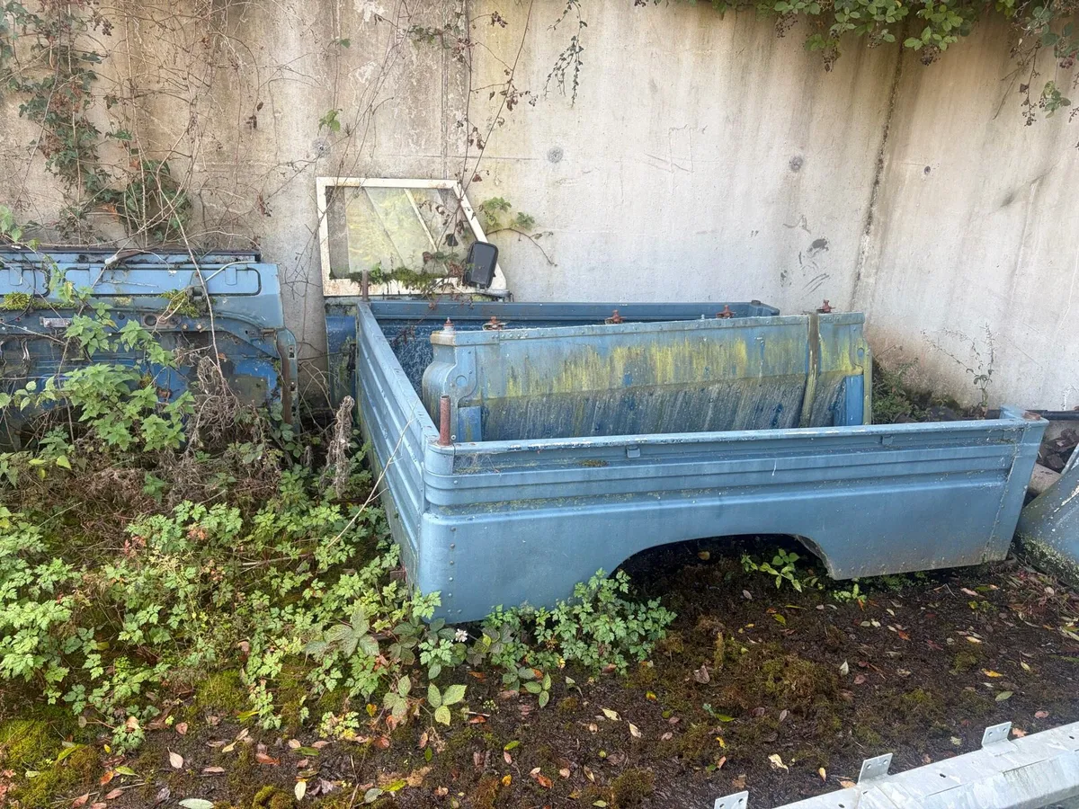 1983 Land Rover 110 galv chassis & body parts - Image 4