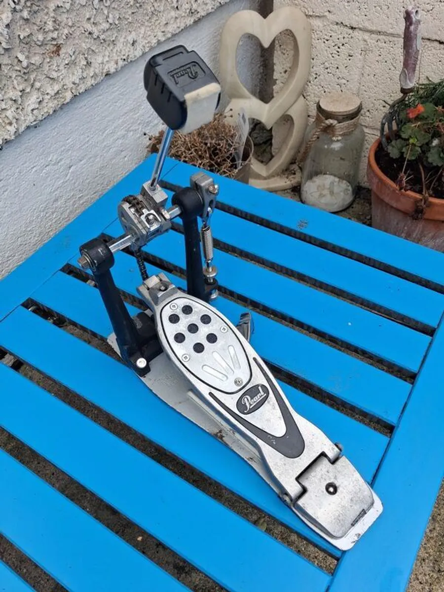 Mapex hardware and Pearl kick pedal. - Image 3