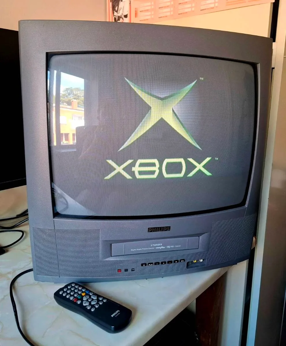 Philips 20" Retro Gaming CRT TV / VCR / Remote - Image 1