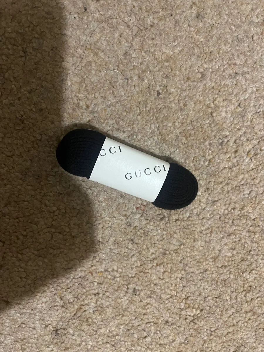 Gucci Shoe UK Size 8.5 - Image 3
