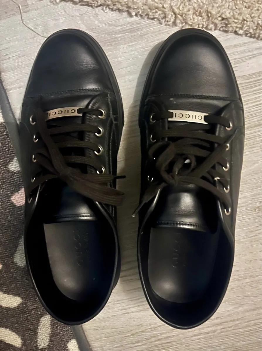Gucci Shoe UK Size 8.5 - Image 2