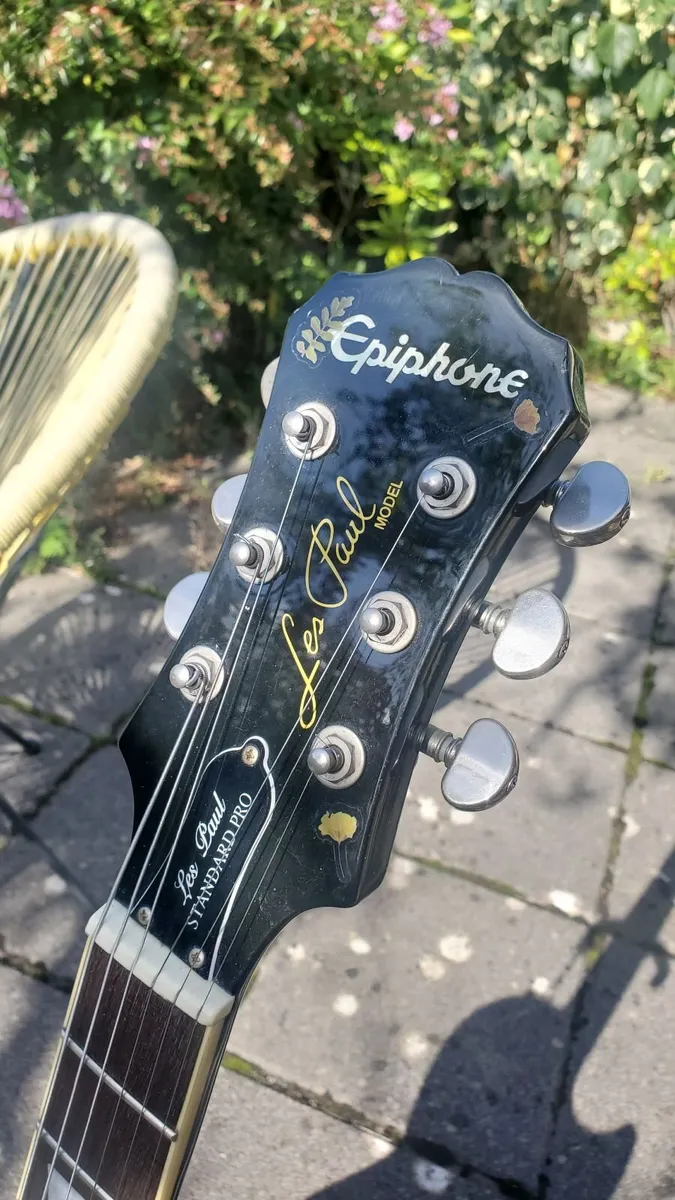 Pristine Epiphone Les Paul Standard Pro - Image 2