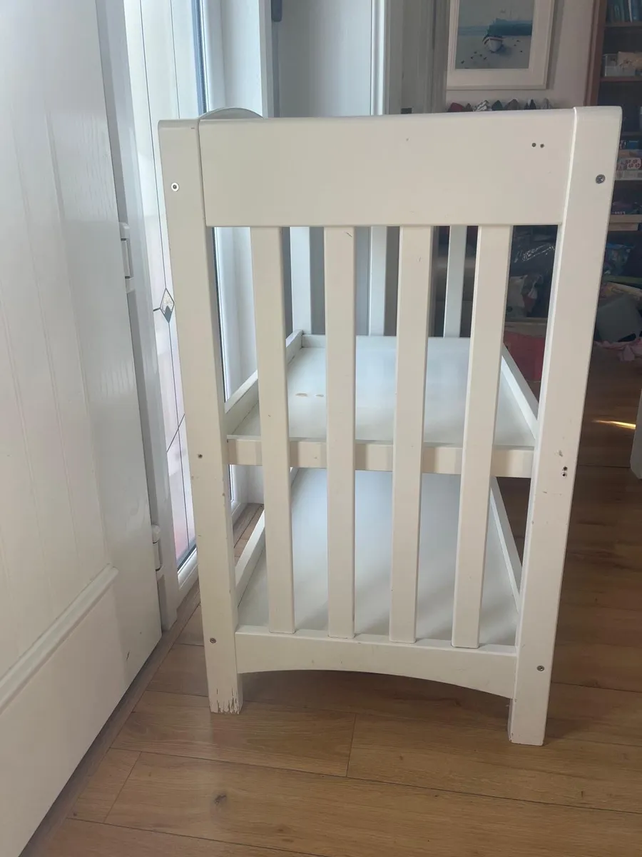 Kids changing table - Image 2