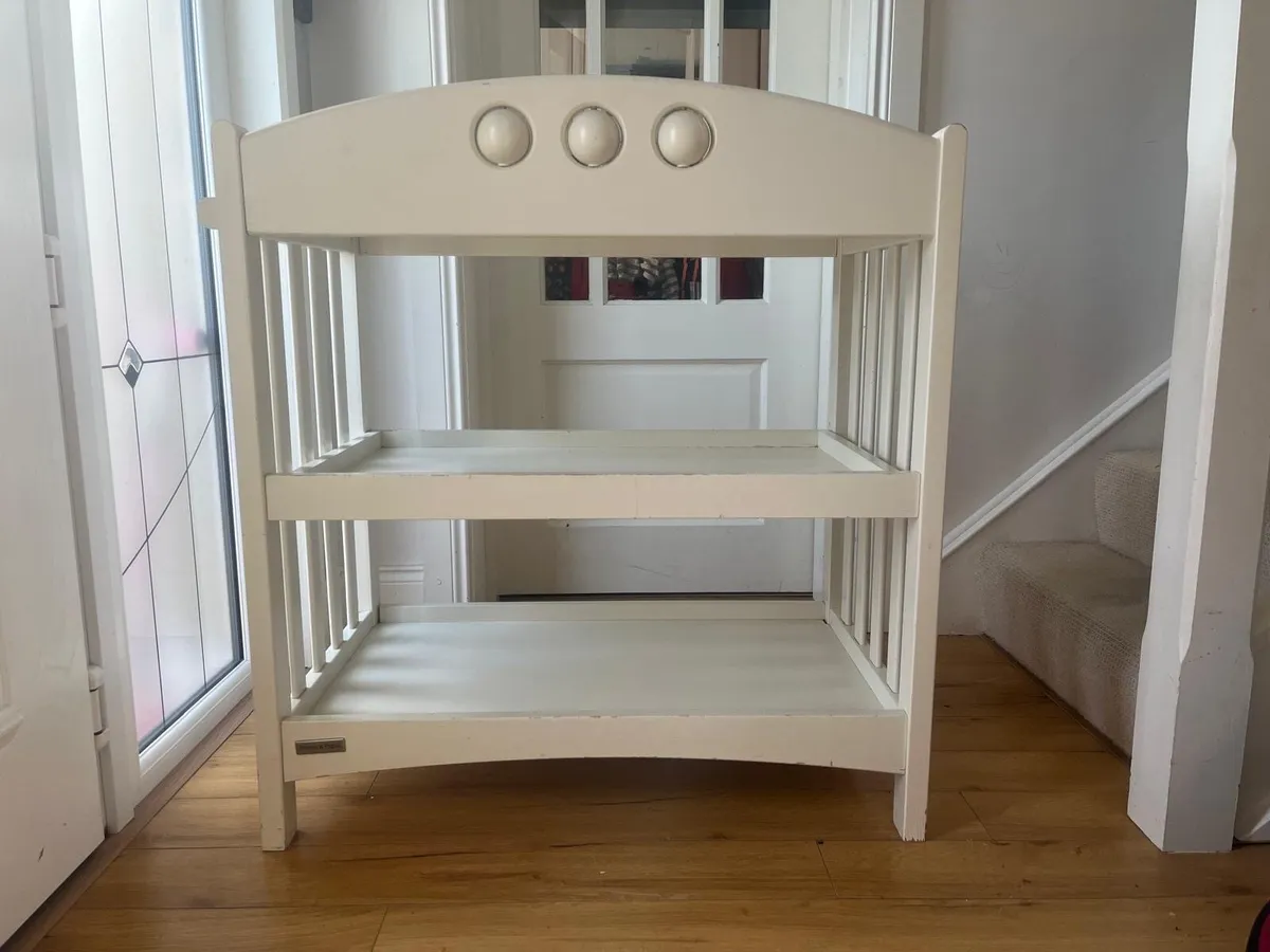 Kids changing table - Image 3