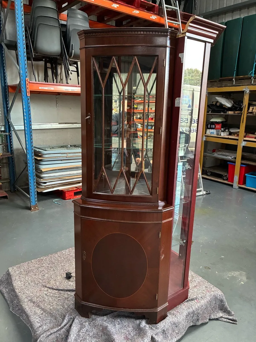 Corner display units - Image 1