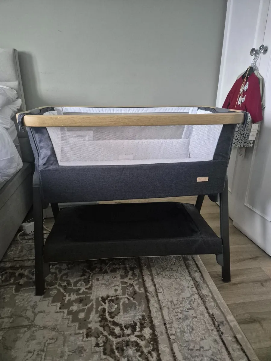Cot / bedside Crib - Image 1