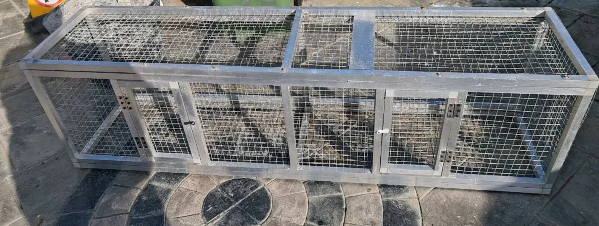 9 Cages - Image 3