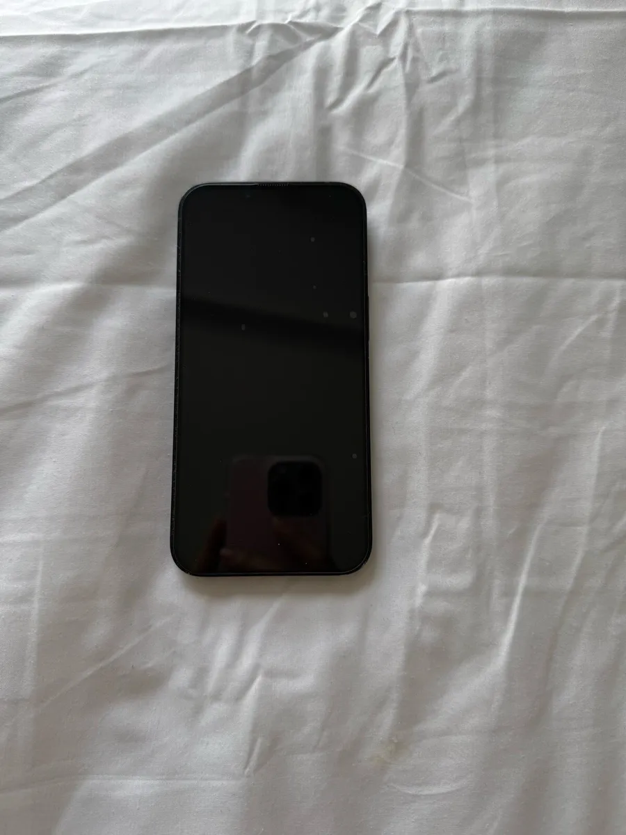 Iphone 14 on sell - Image 3