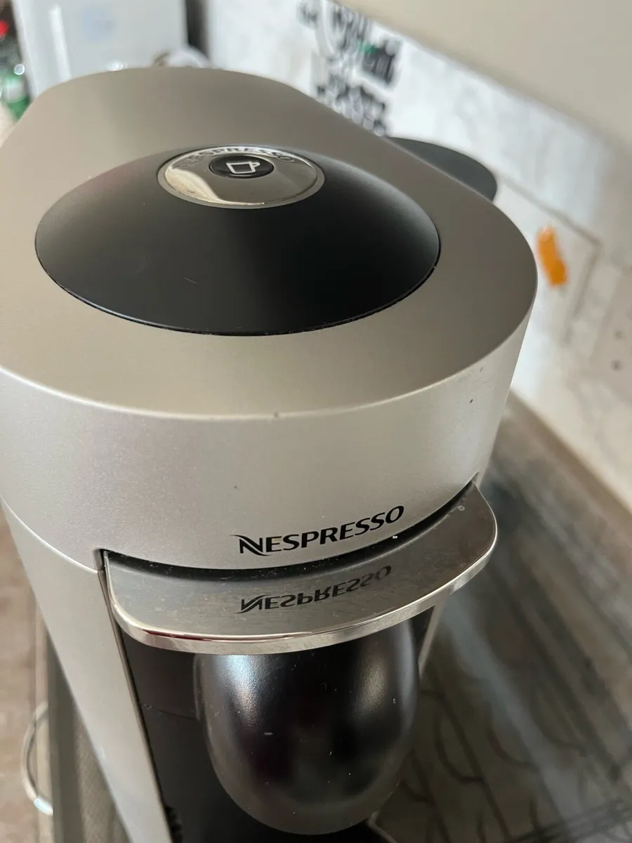 Nespresso coffee machine with pod drawer - Image 4