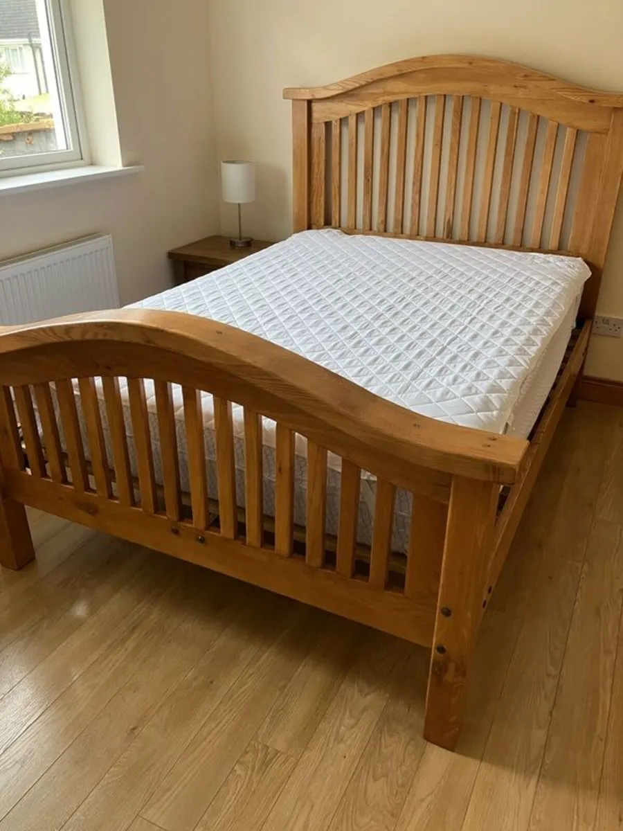 King size oak bed
